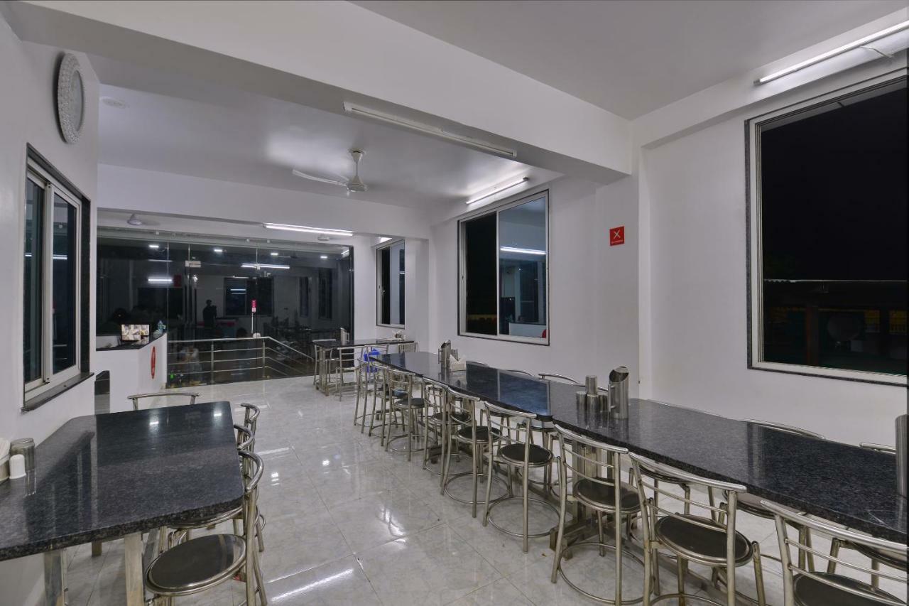 Hotel Sanjay International,Канпур Экстерьер фото